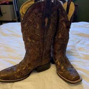 Corral brown inlay boots - size 9.5M